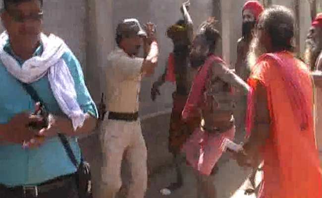  	sadhus-attack ...